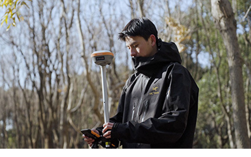 CHCNAV i73+ GNSS RTK Receiver